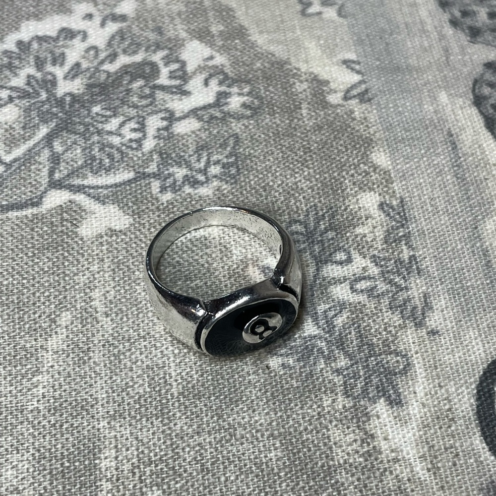 Stylish ring🚨 - Picture 2 of 4